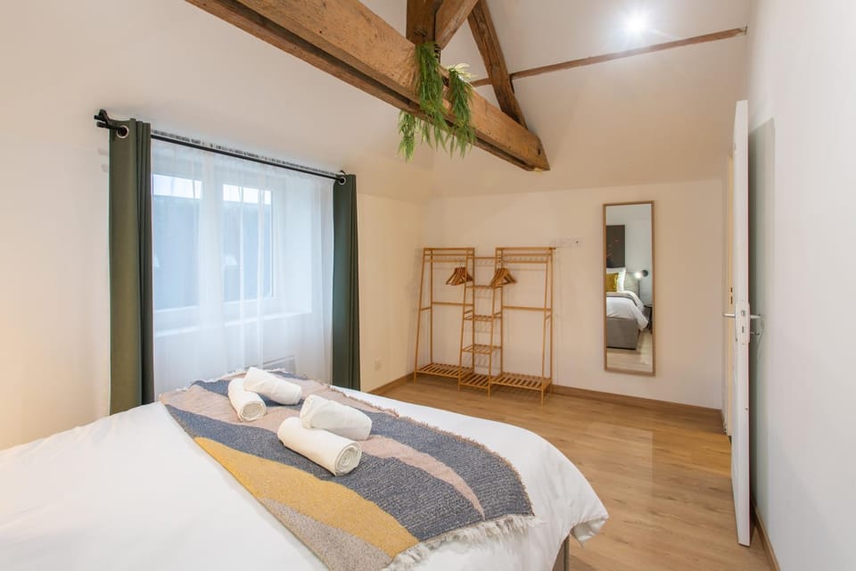 Bed, Photo of the whole room, Bedroom, towels, wardrobe
