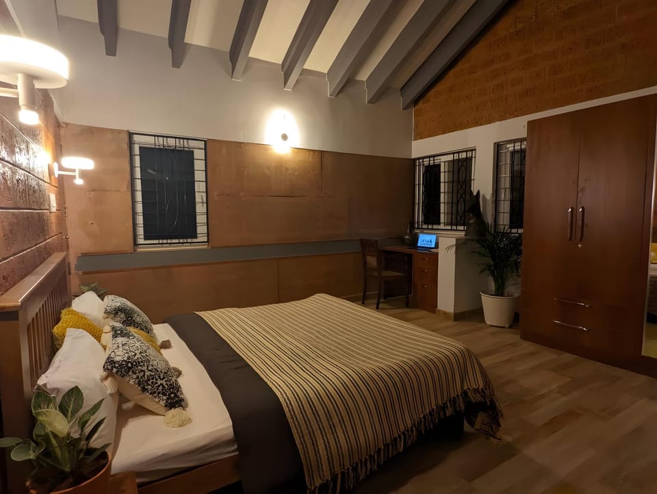 Bed, Bedroom