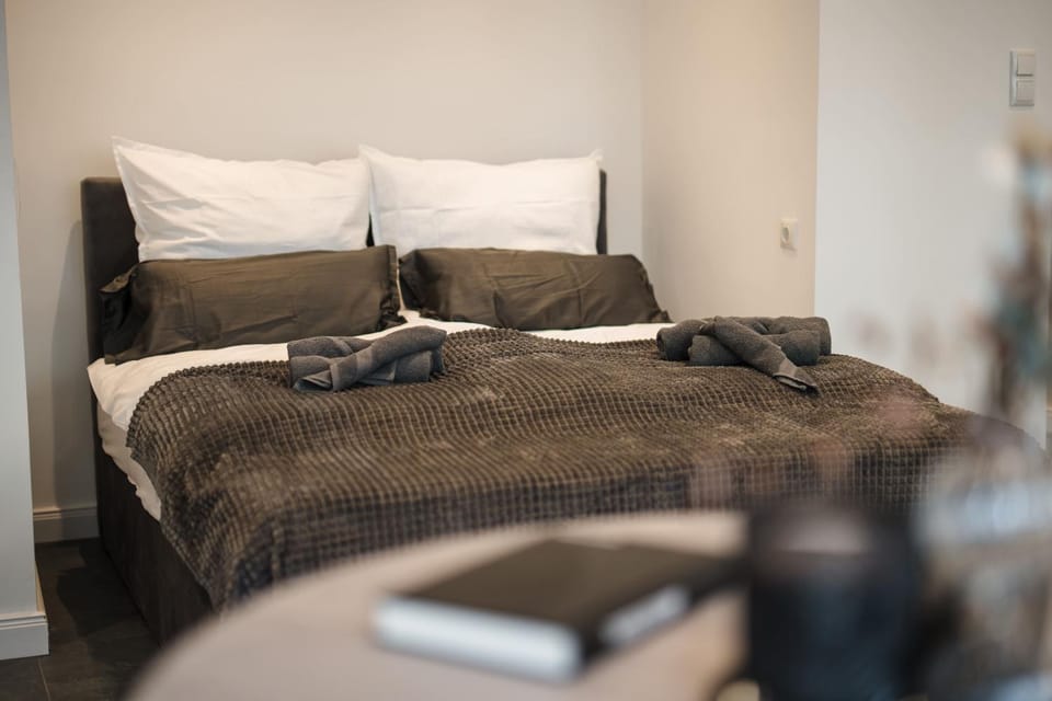 Bed, Photo of the whole room, Bedroom, towels