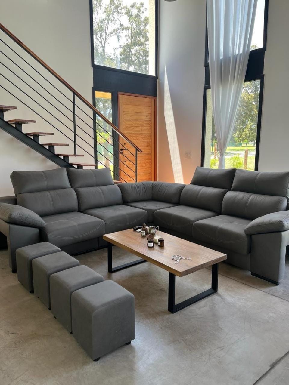 Living room, Seating area