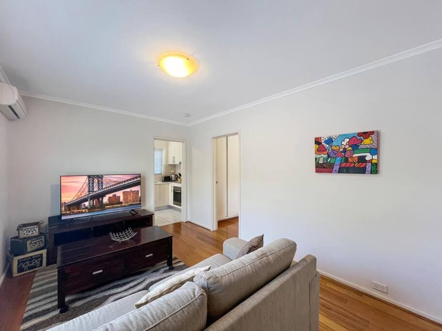 Ground floor one bedroom apartment in Elsternwick Apartment in Melbourne