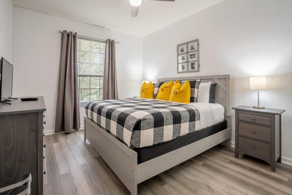 Windsor Palms Gem: Stylish and Fully Equipped House in Four Corners