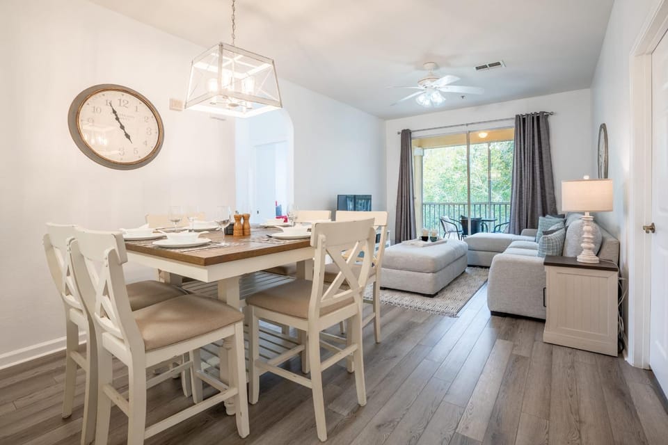 Windsor Palms Gem: Stylish and Fully Equipped House in Four Corners
