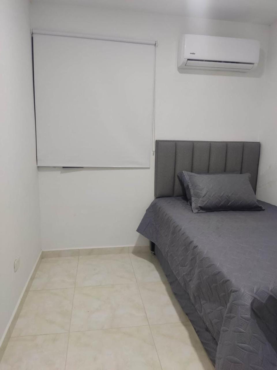 Bed, Photo of the whole room, Bedroom, air conditioner