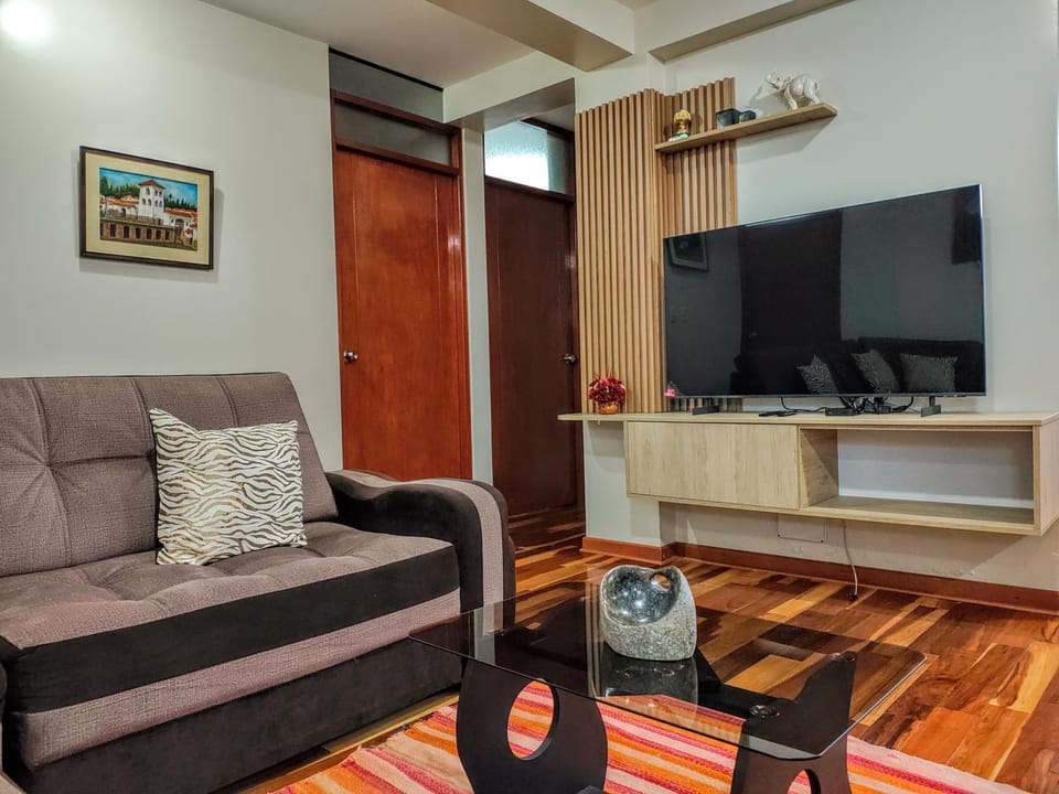 Communal lounge/ TV room, TV and multimedia, Living room