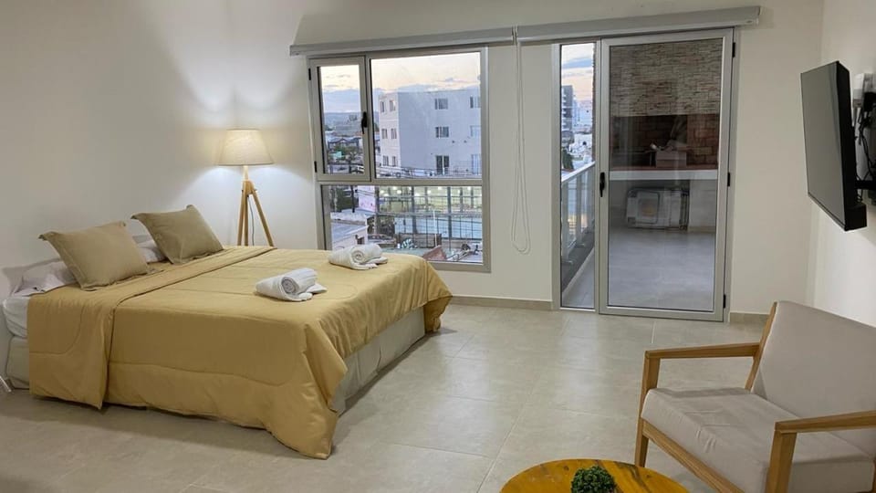 Bed, TV and multimedia, Balcony/Terrace, Photo of the whole room