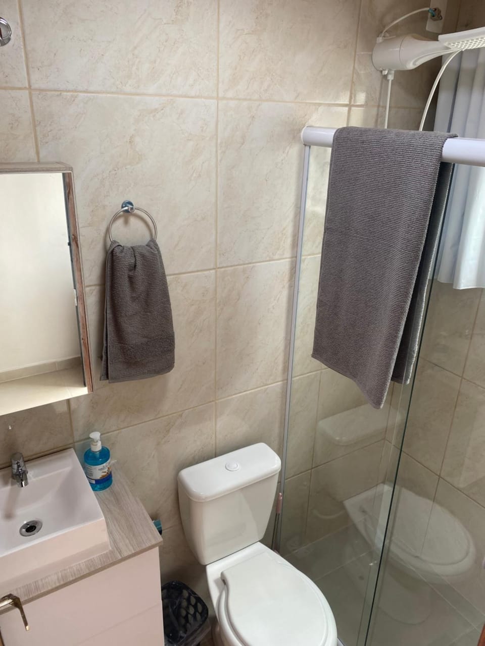 Shower, Toilet, Bathroom, towels