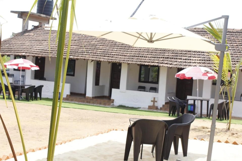 Property building, Day, Garden
