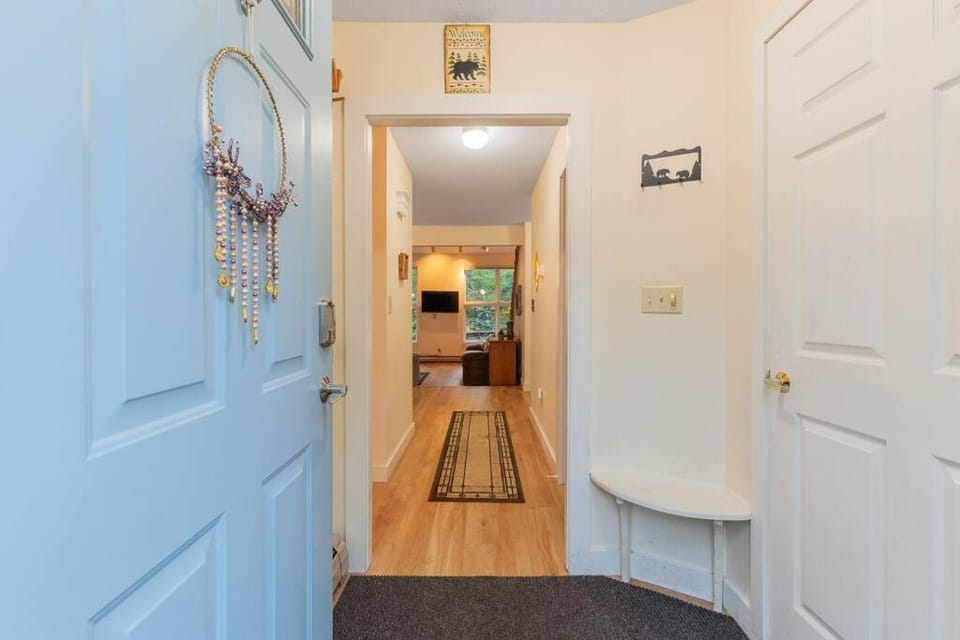 Family-friendly townhouse in a great location! Apartment in Conway