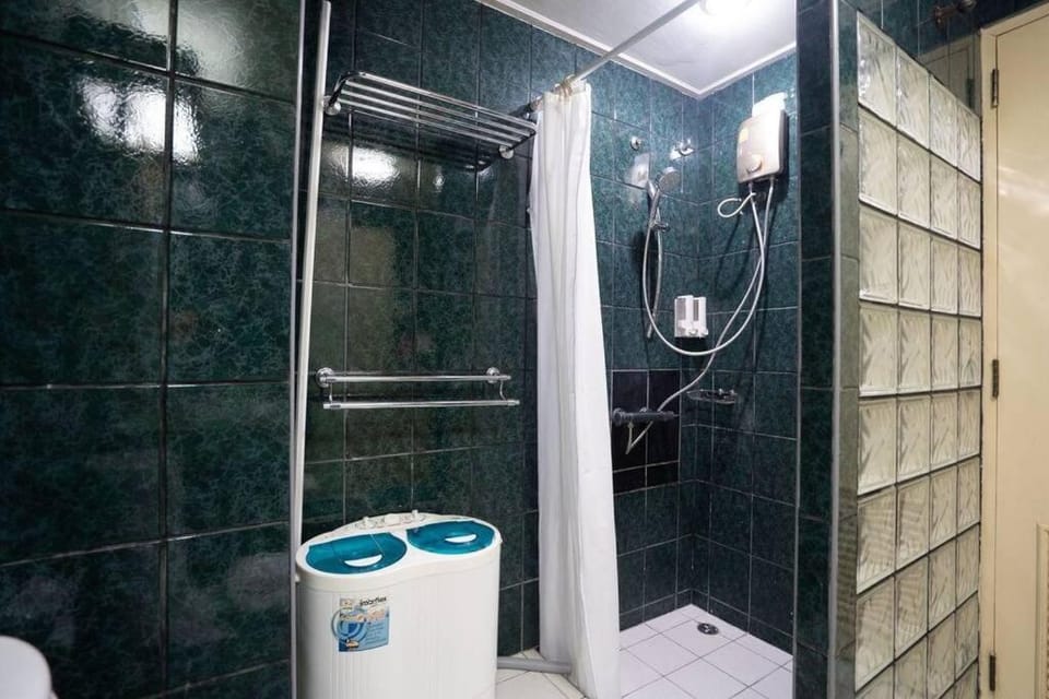 1 bed condo, No.1 location, next to Patong Beach. Apartment in Patong