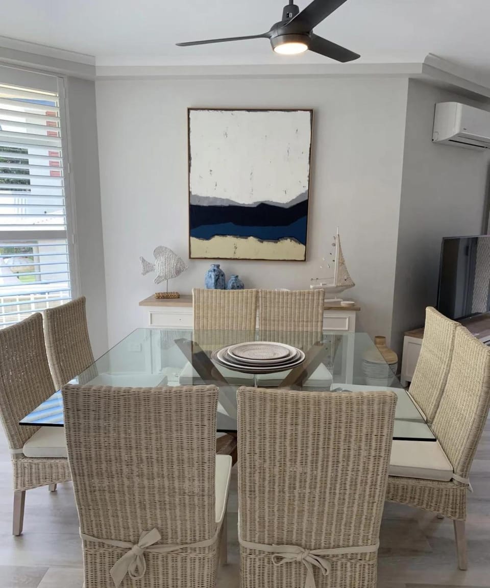 Ocean Spray Sawtell Apartment in Middle Arm