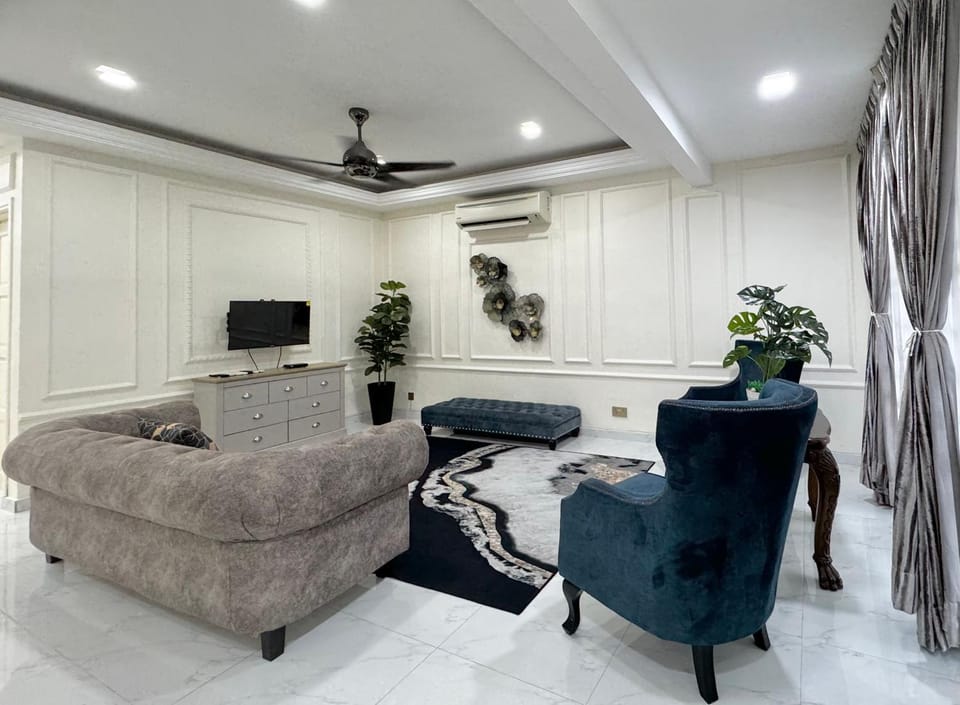 Modern 4BR Melawati Mall, KL EastMall, Zoo Negara, UIA IIUM House in Federal Territory of Kuala Lumpur