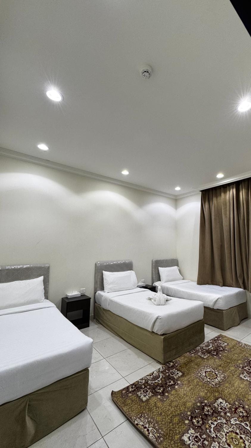 Bedroom, towels