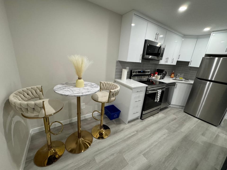 Dining area, dishwasher, minibar, pet friendly, stove