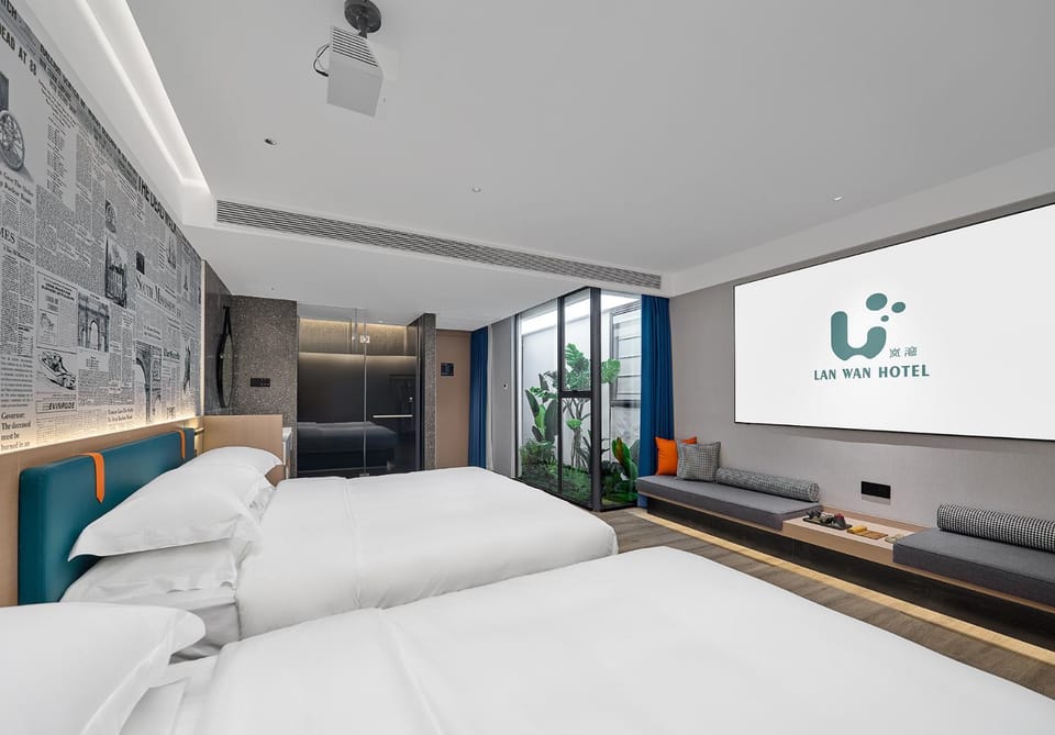TV and multimedia, Photo of the whole room