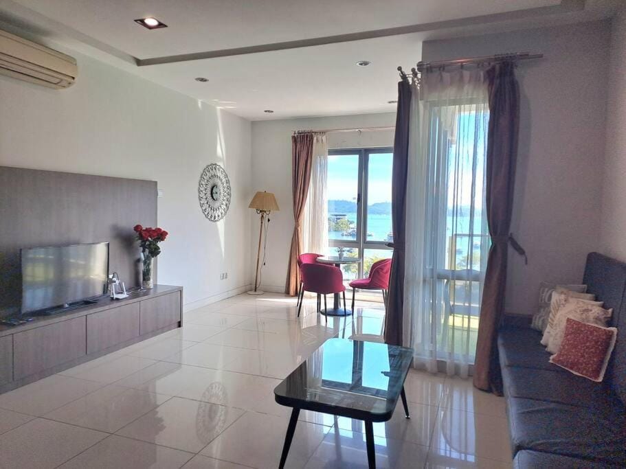 Sunrise Suite Imago above Imago Shopping Mall Apartment in Kota Kinabalu