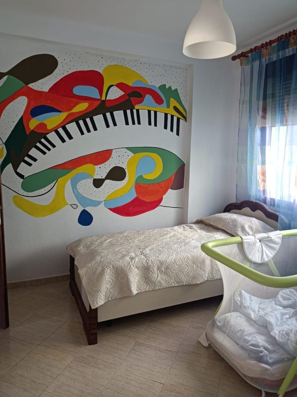 Bed, Photo of the whole room