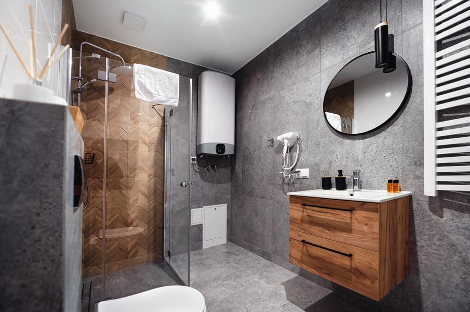 Shower, Toilet, Bathroom