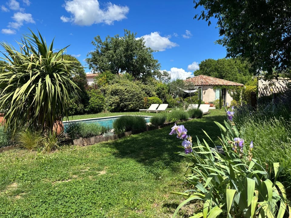 Charmante dépendance avec piscine en Provence House in Le Puy-Sainte-Réparade