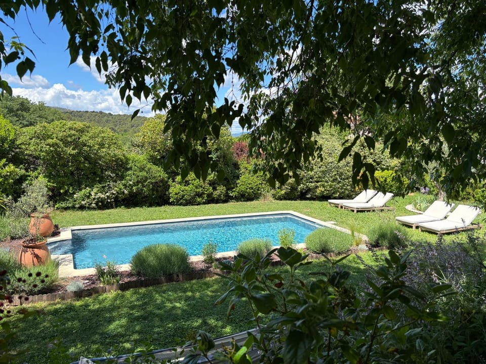 Charmante dépendance avec piscine en Provence House in Le Puy-Sainte-Réparade
