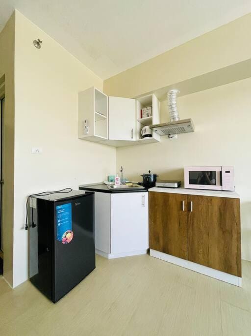 * *H2 Modern City Condo Apartment in Iloilo City