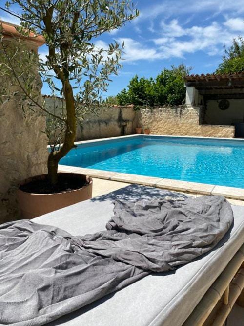 Day, Pool view, Swimming pool, sunbed