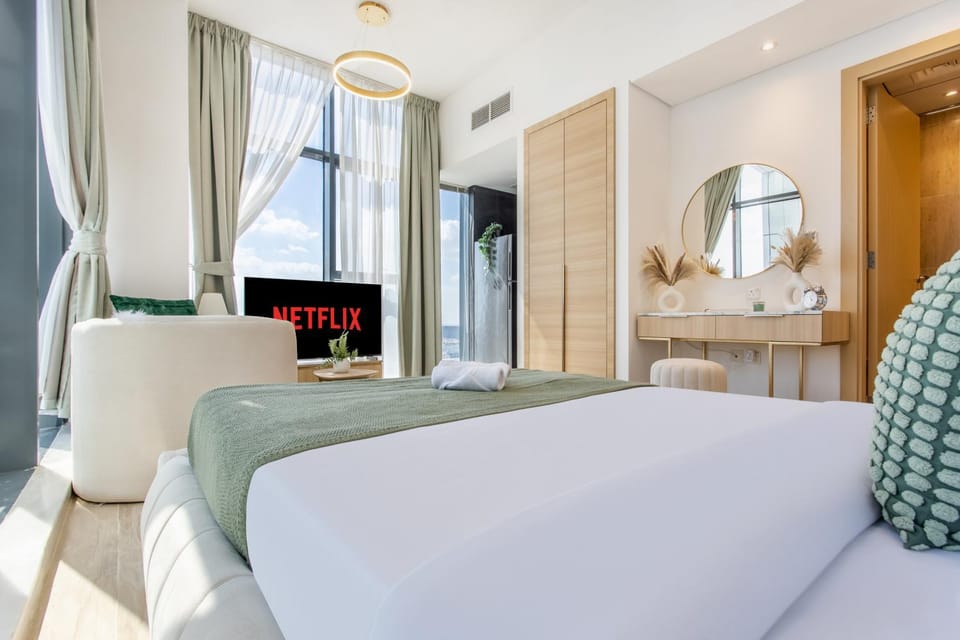 Bed, Kitchen or kitchenette, Living room, Photo of the whole room, Seating area, Bedroom, wardrobe