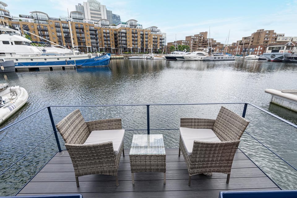 Serenity in the Heart of London Docked boat in London Borough of Southwark