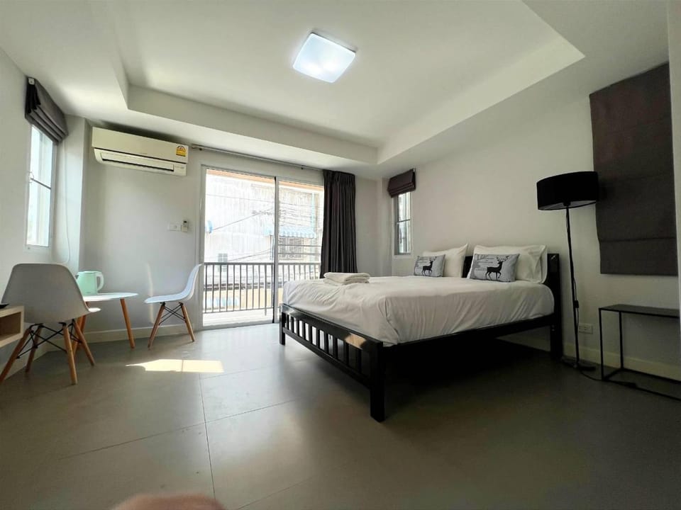 Bed, View (from property/room), Balcony/Terrace, Bedroom