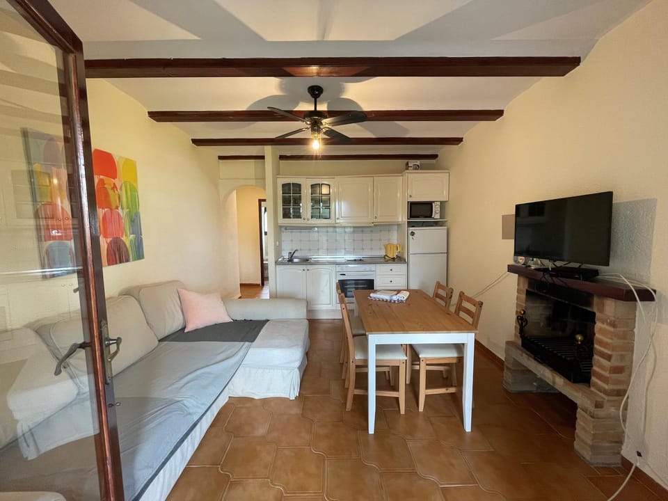 Kitchen or kitchenette, Living room, Dining area