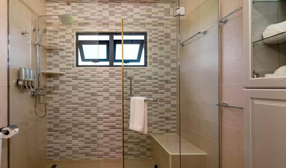 Shower, Bathroom, towels