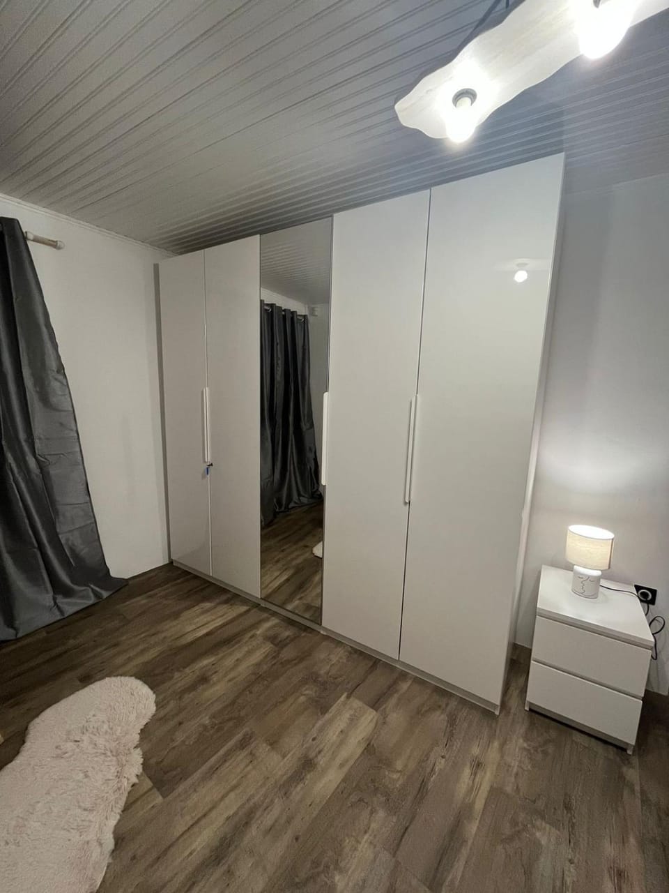 Bedroom, wardrobe
