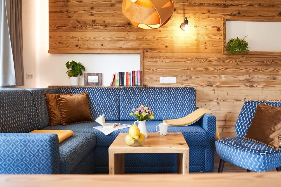 People, Living room, Dining area