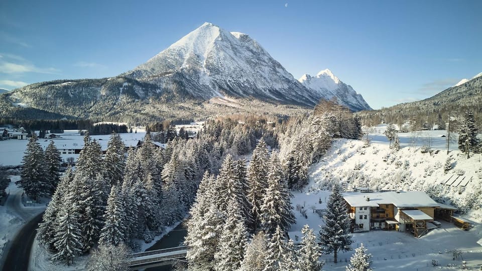 Property building, Natural landscape, Bird's eye view, Winter, Mountain view, Location