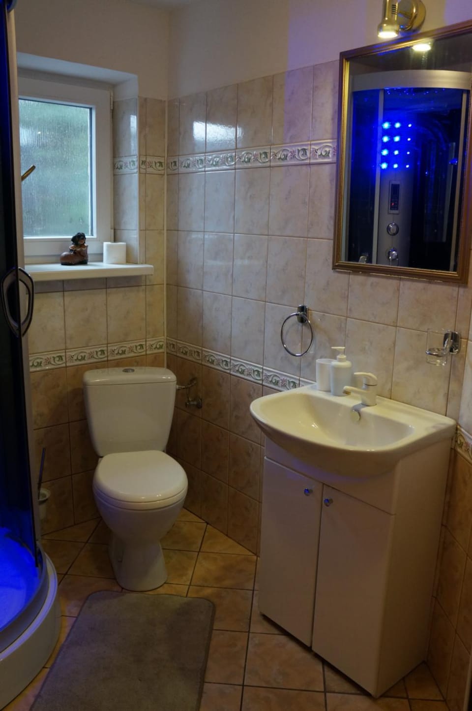 Shower, Toilet, Bathroom