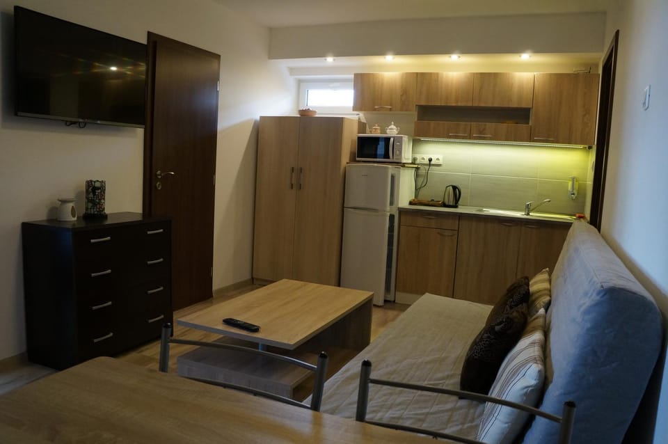 Kitchen or kitchenette, Living room