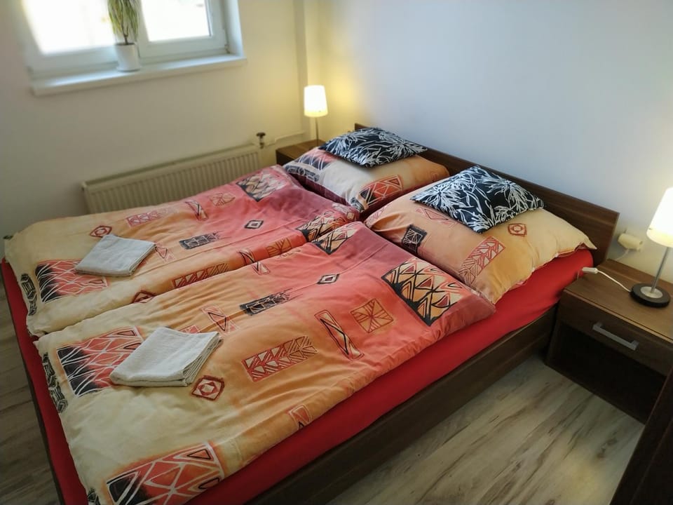 Bed, Bedroom