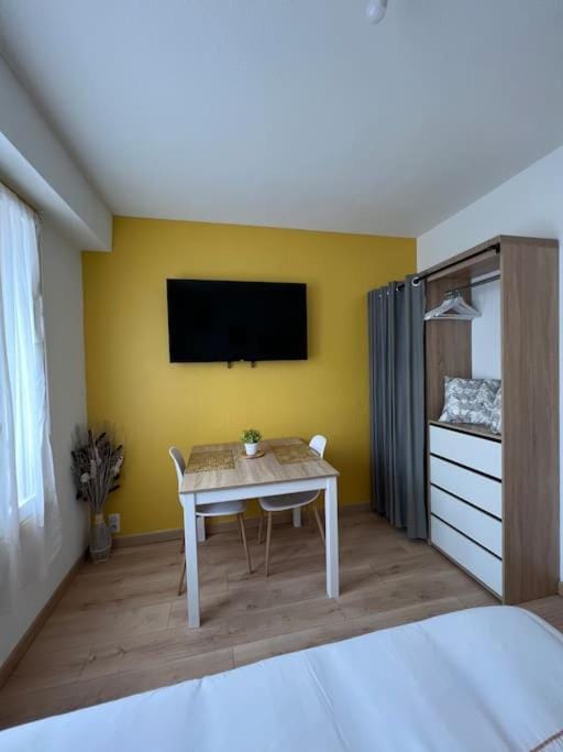 Appartement centre-ville, vue sur la cathédrale, fibre optique Apartment in Nouvelle-Aquitaine