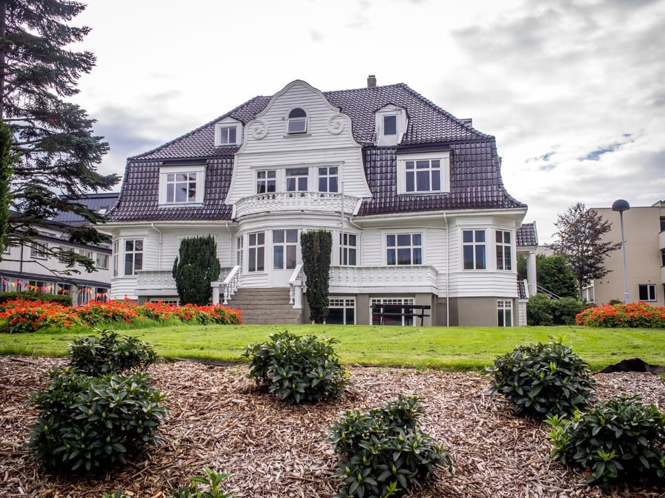 Property building, Garden