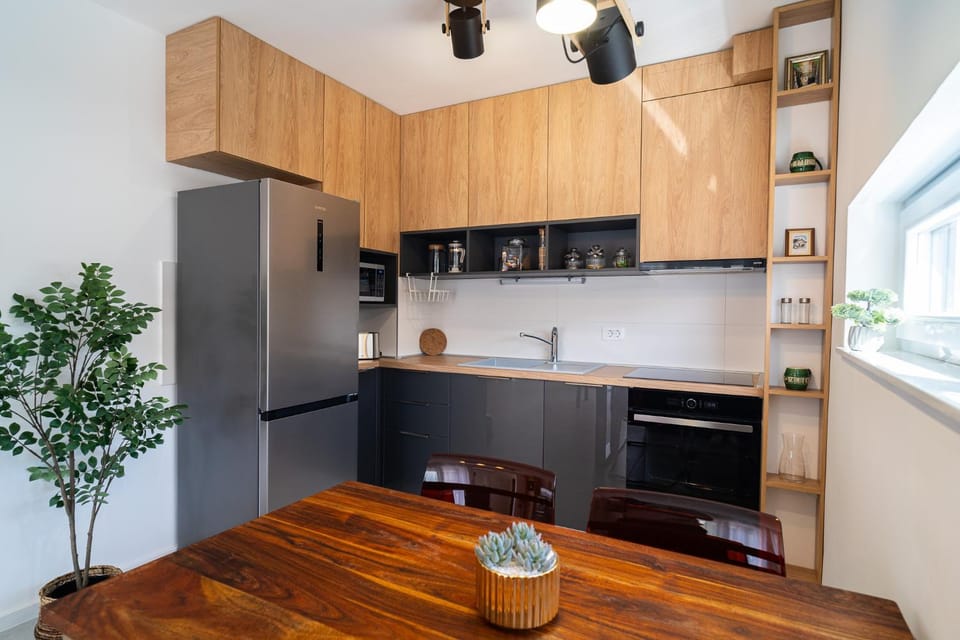 Kitchen or kitchenette, Dining area, pet friendly