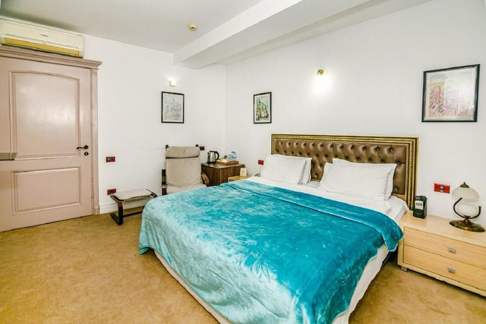 Bed, Photo of the whole room