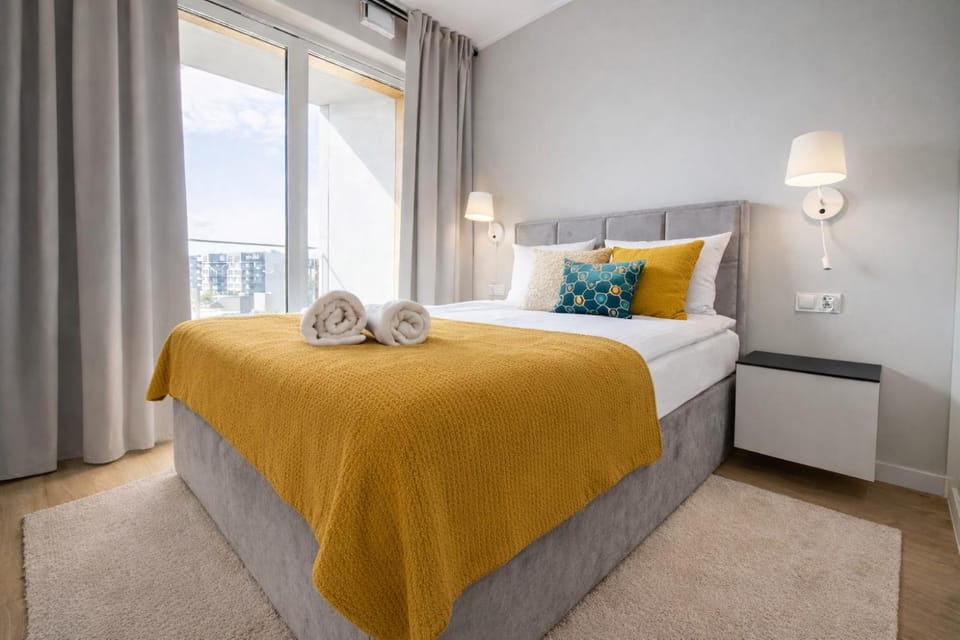 Bed, Photo of the whole room, Bedroom, towels