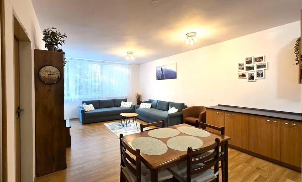 Apartmán s parkovaním priamo na Štrbskom Plese Apartment in Slovakia
