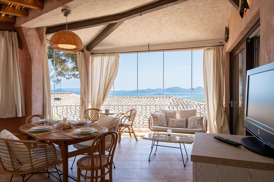 Natural landscape, Seating area, Dining area, Sea view