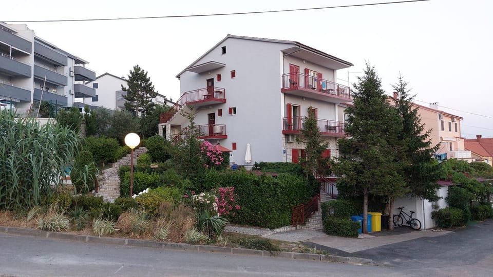 Property building, Street view