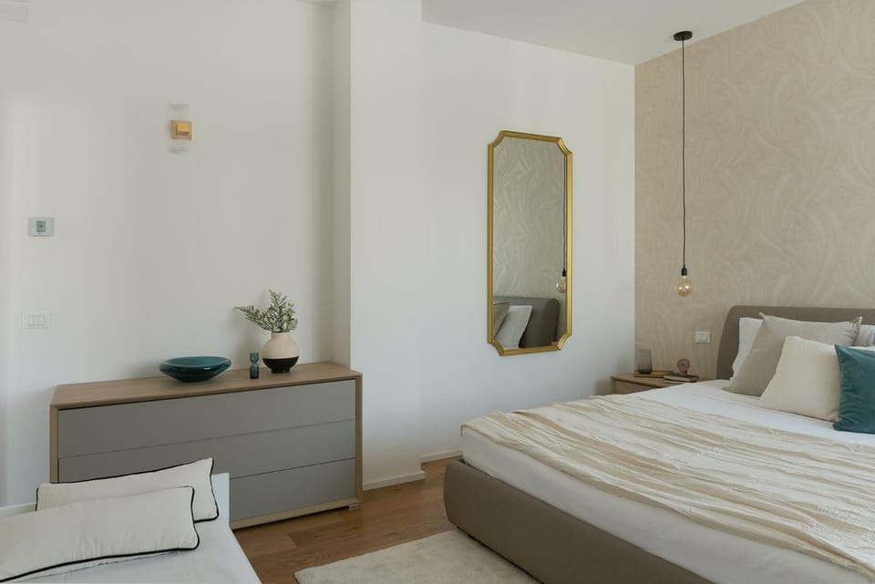 Bed, Photo of the whole room, Bedroom, wardrobe