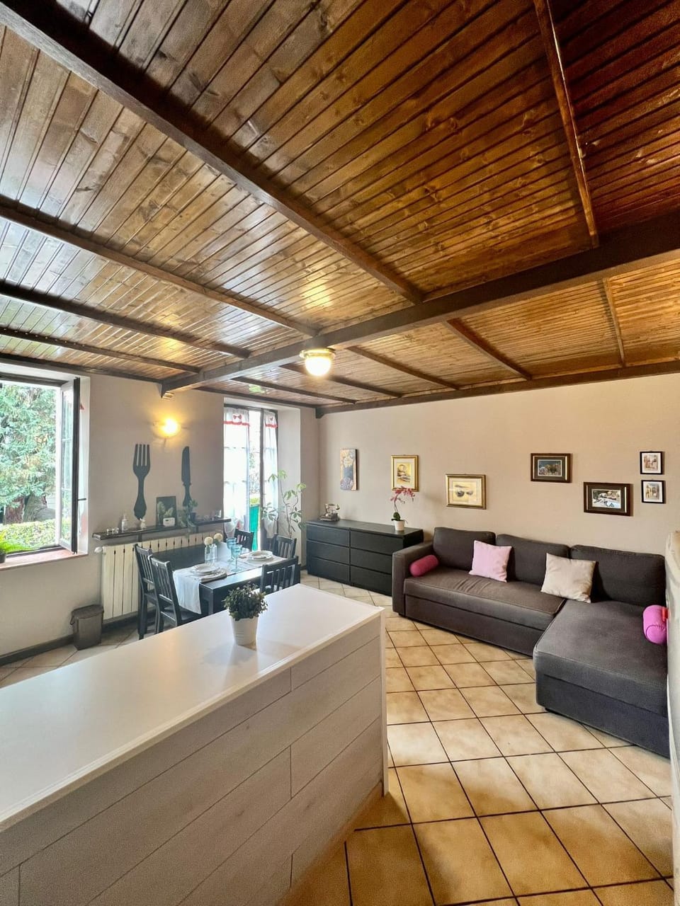 Living room, Seating area