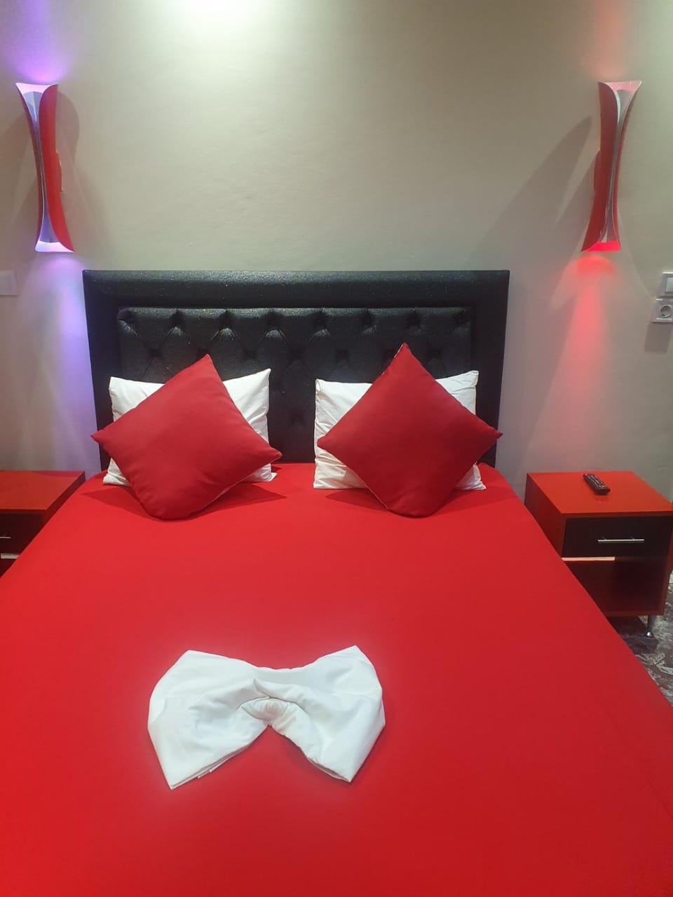 Bed, Bedroom, air conditioner