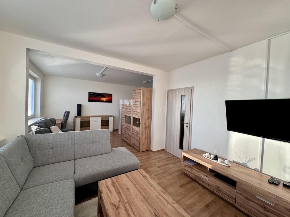 Communal lounge/ TV room, Living room, Seating area
