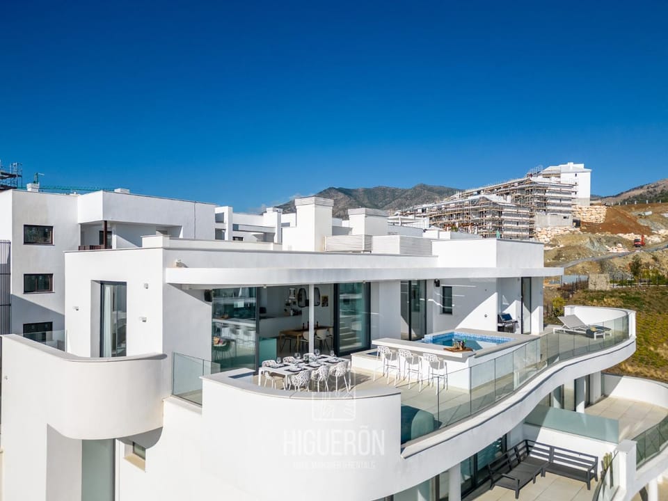 HigueronRentals The Ærie Apartment in Costa del Sol